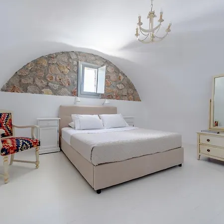 Red Cliff 2bedroom With Caldera View And Plunge Pool Akrotiri (Santorini)