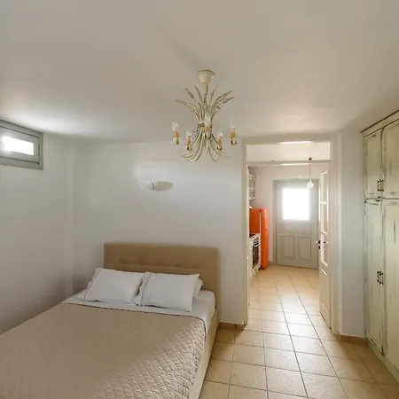 Villa Red Cliff 2bedroom With Caldera View And Plunge Pool *