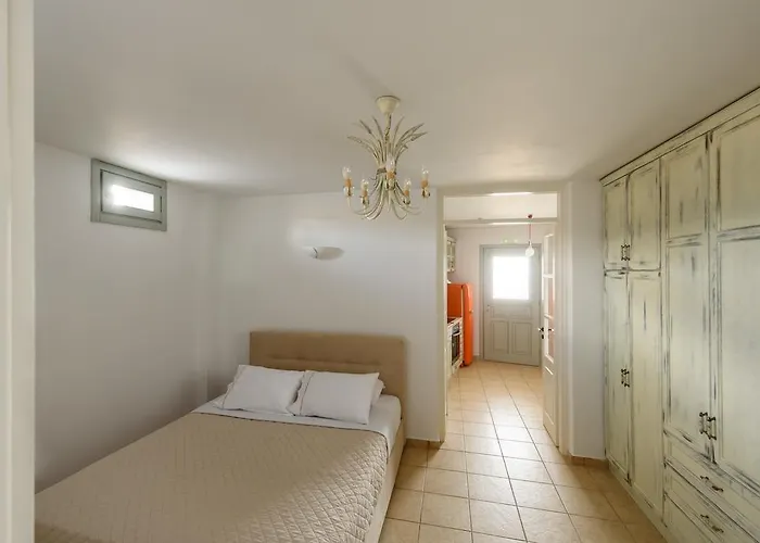 Villa Red Cliff 2bedroom With Caldera View And Plunge Pool *