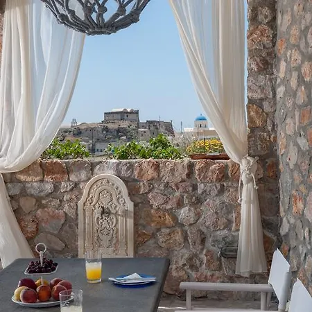 Villa Red Cliff 2bedroom With Caldera View And Plunge Pool *