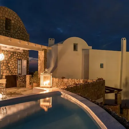 Red Cliff 2bedroom With Caldera View And Plunge Pool Akrotírion