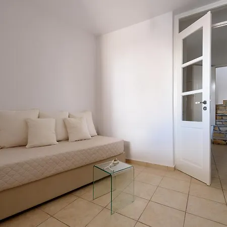 Villa Red Cliff 2bedroom With Caldera View And Plunge Pool Akrotírion