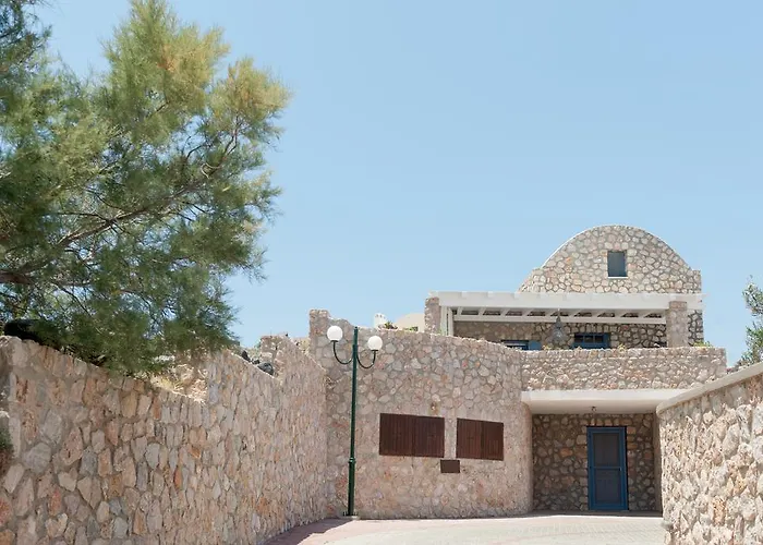 Vila Red Cliff 2bedroom With Caldera View And Plunge Pool Akrotírion